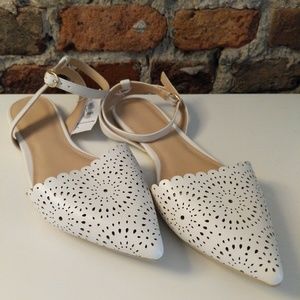 Old Navy lacey strappy flats